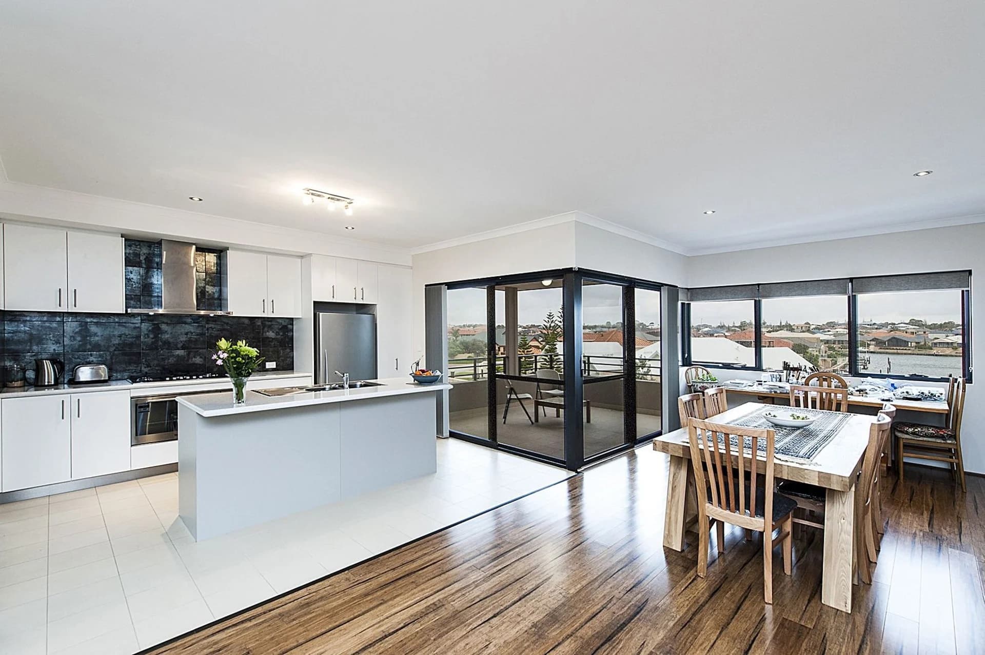 DREAM BEACHSIDE HOME!, 46 Voyager Close, Wannanup WA 6210, Wannanup - Thumbnail 8