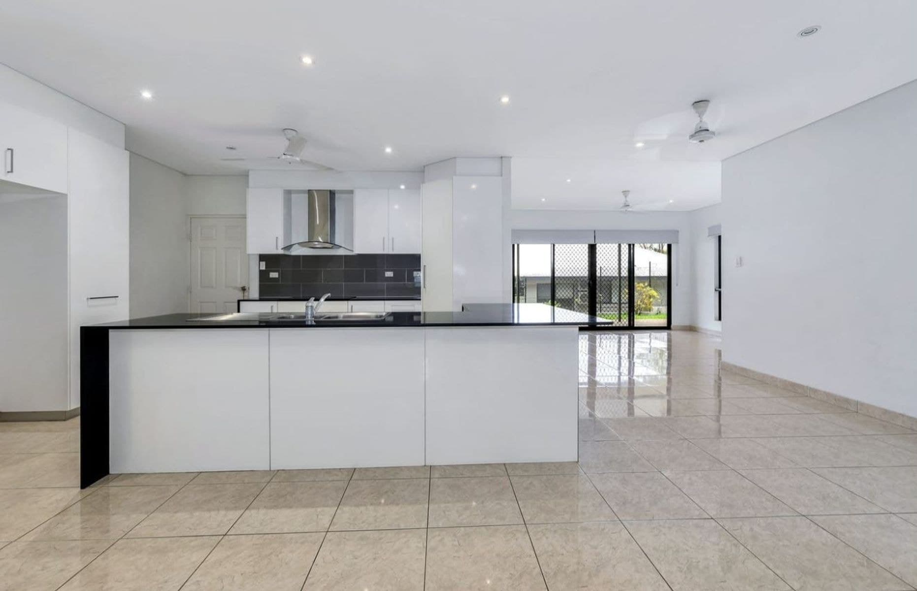 42 Deane Crescent, Rosebery NT 0832, Rosebery - Thumbnail 2