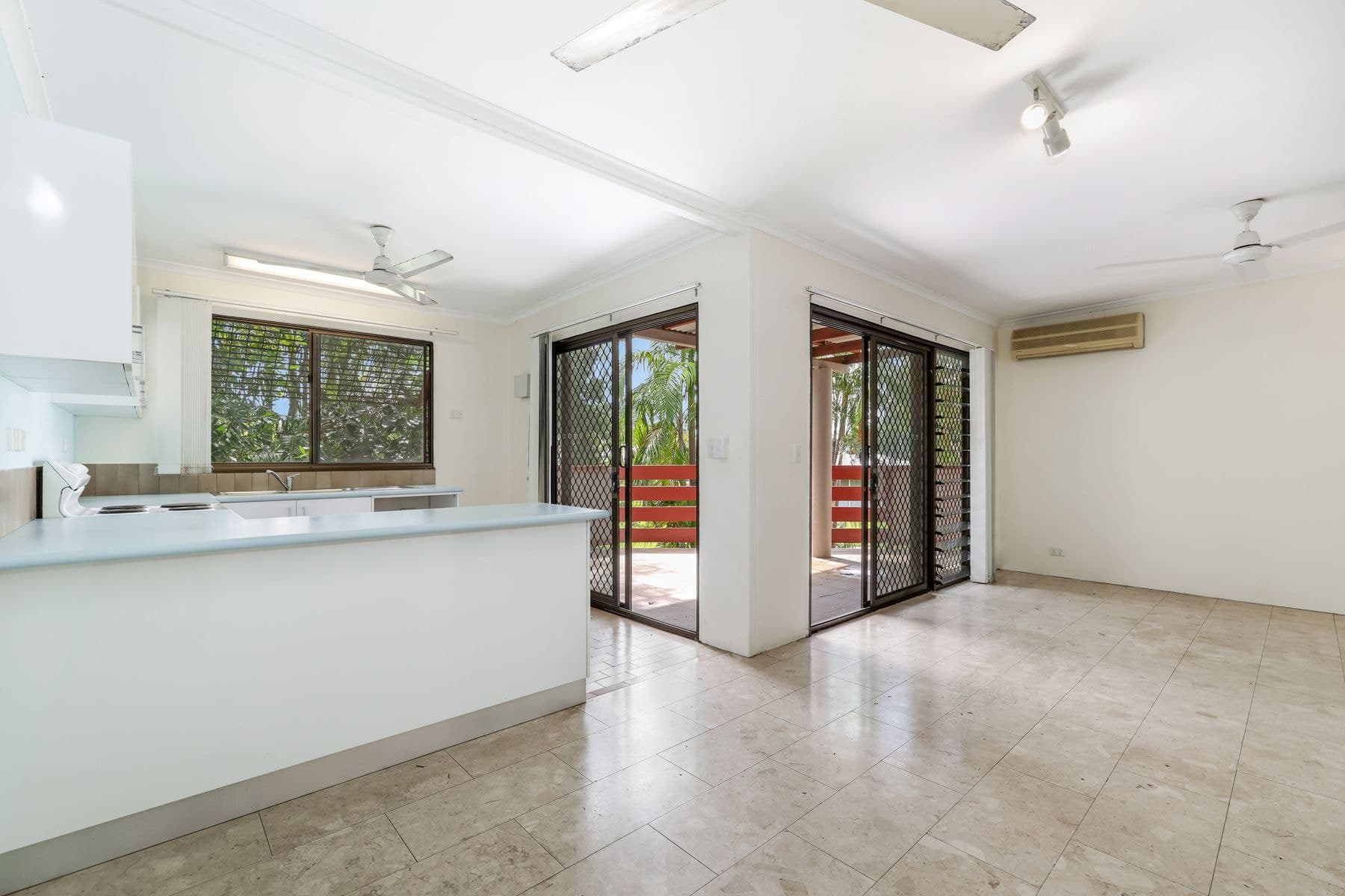 (Unit 86) 14/16 Hudson Fysh Avenue, Parap NT 0820, Parap - Thumbnail 2
