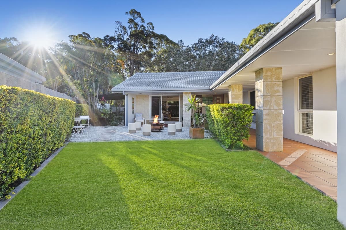 4 Turaco Court, BURLEIGH WATERS, Burleigh Waters - Thumbnail 2