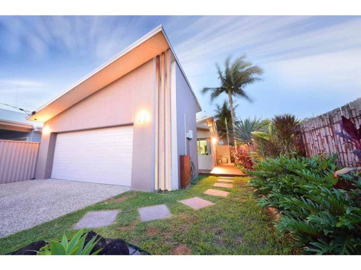 133 Nobby Parade, MIAMI, Miami - Image 1
