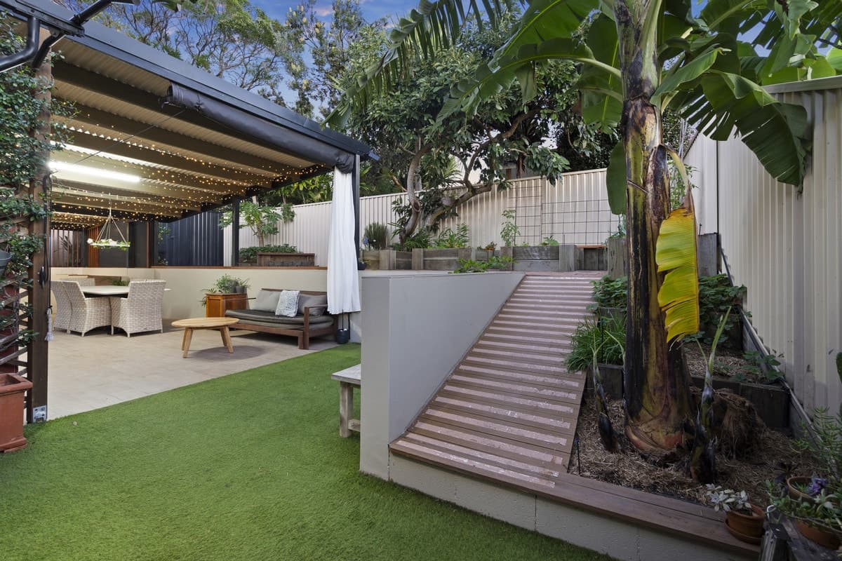 51 Montezuma Drive, BURLEIGH WATERS, Burleigh Waters - Thumbnail 2