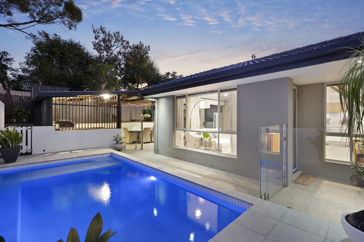 51 Montezuma Drive, BURLEIGH WATERS, Burleigh Waters - Thumbnail 3
