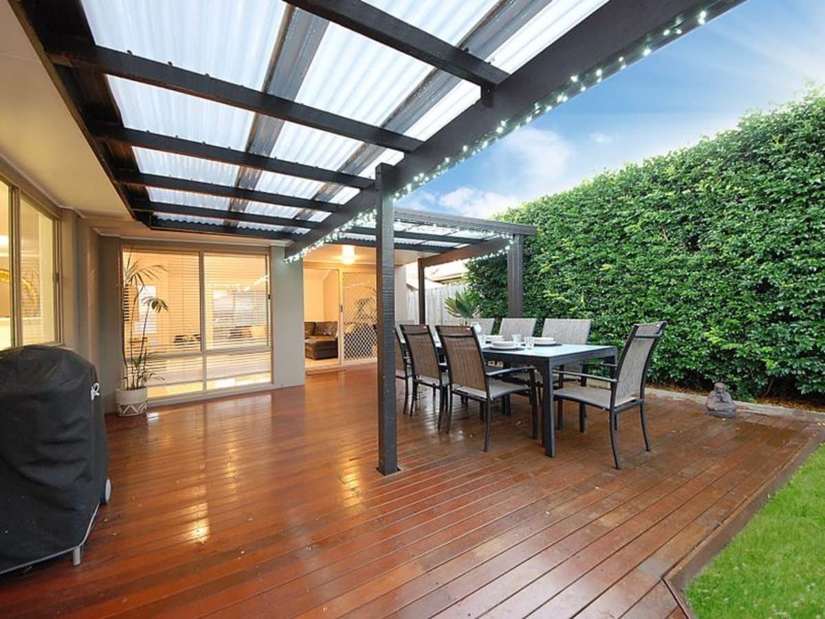 8 Pintail Crescent, BURLEIGH WATERS, Burleigh Waters - Thumbnail 2