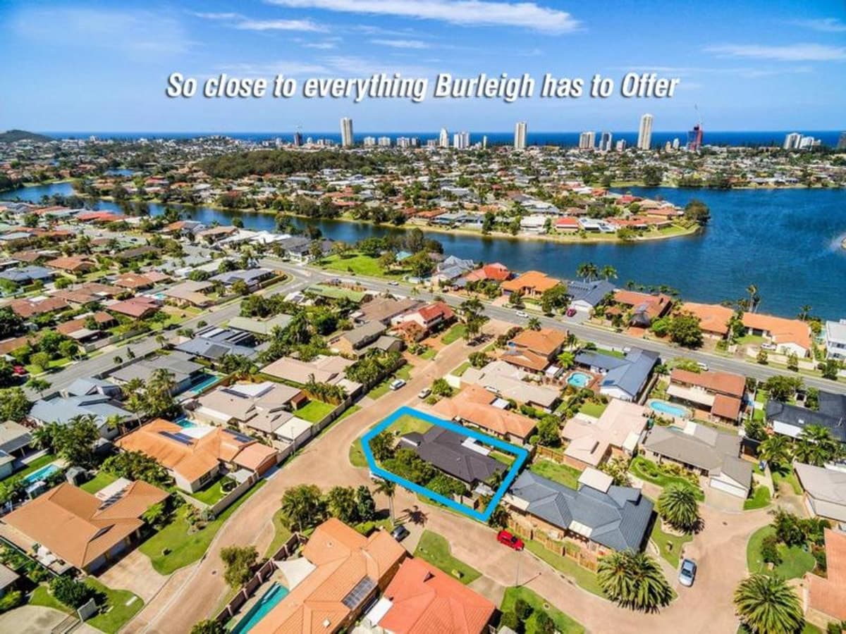 8 Pintail Crescent, BURLEIGH WATERS, Burleigh Waters - Thumbnail 3