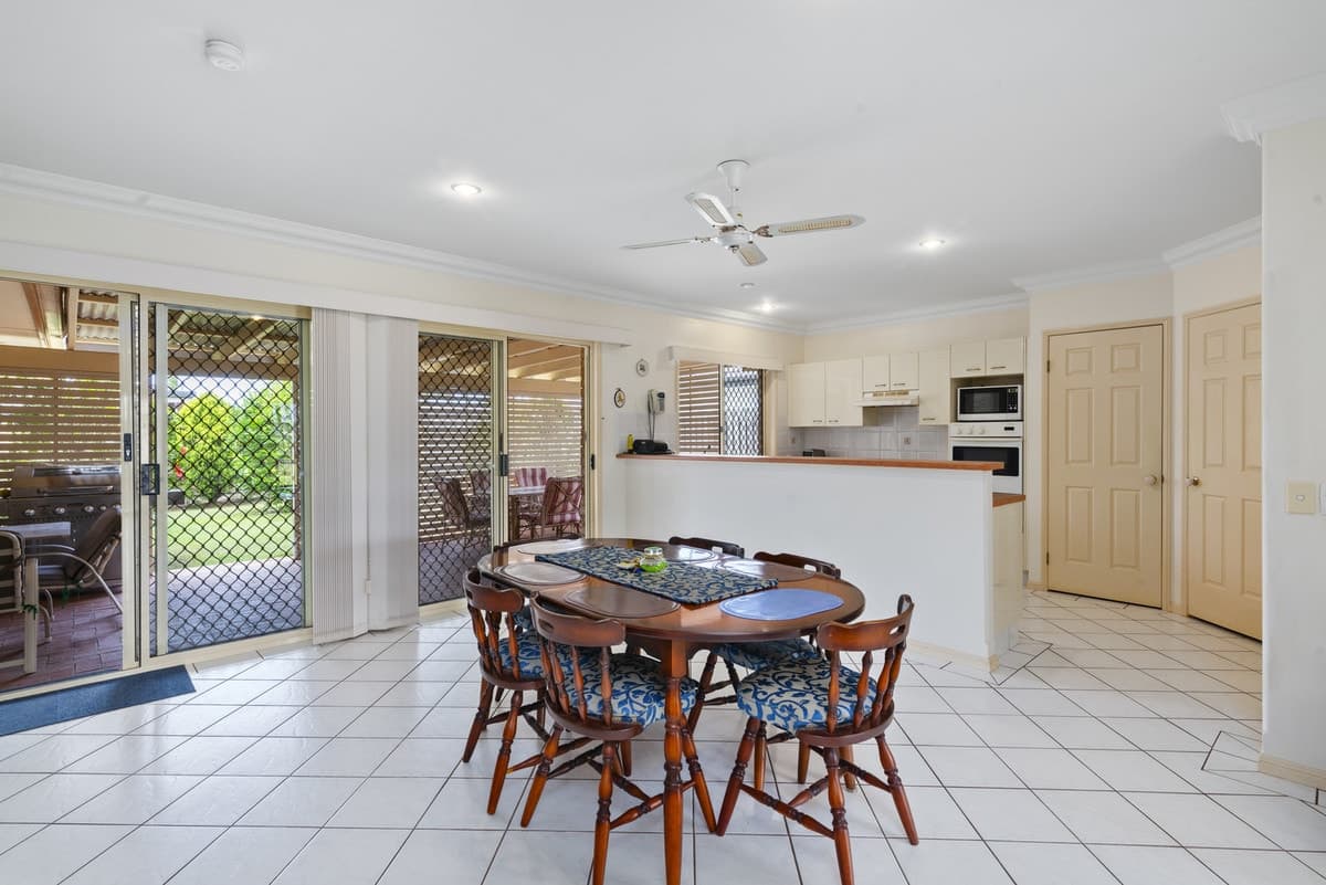 17 Nuthatch Street, Burleigh Waters, Burleigh Waters - Thumbnail 4