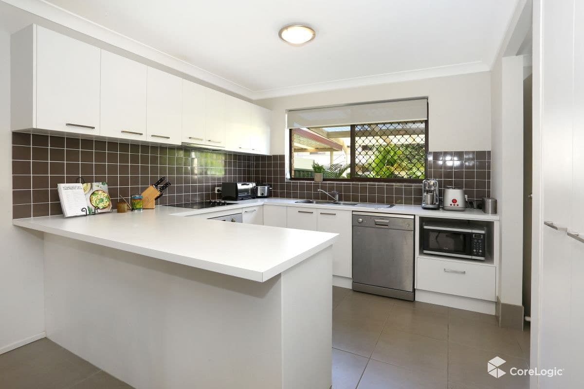 8/7 Aquila Court, Mermaid Waters, Mermaid Waters - Thumbnail 2