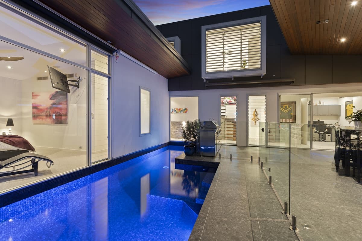 109 Acanthus Avenue, BURLEIGH WATERS, Burleigh Waters - Thumbnail 2