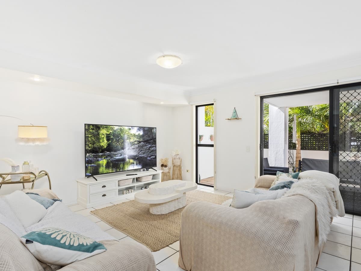 301/2214 Gold Coast Highway, Mermaid Waters, Mermaid Waters - Thumbnail 3