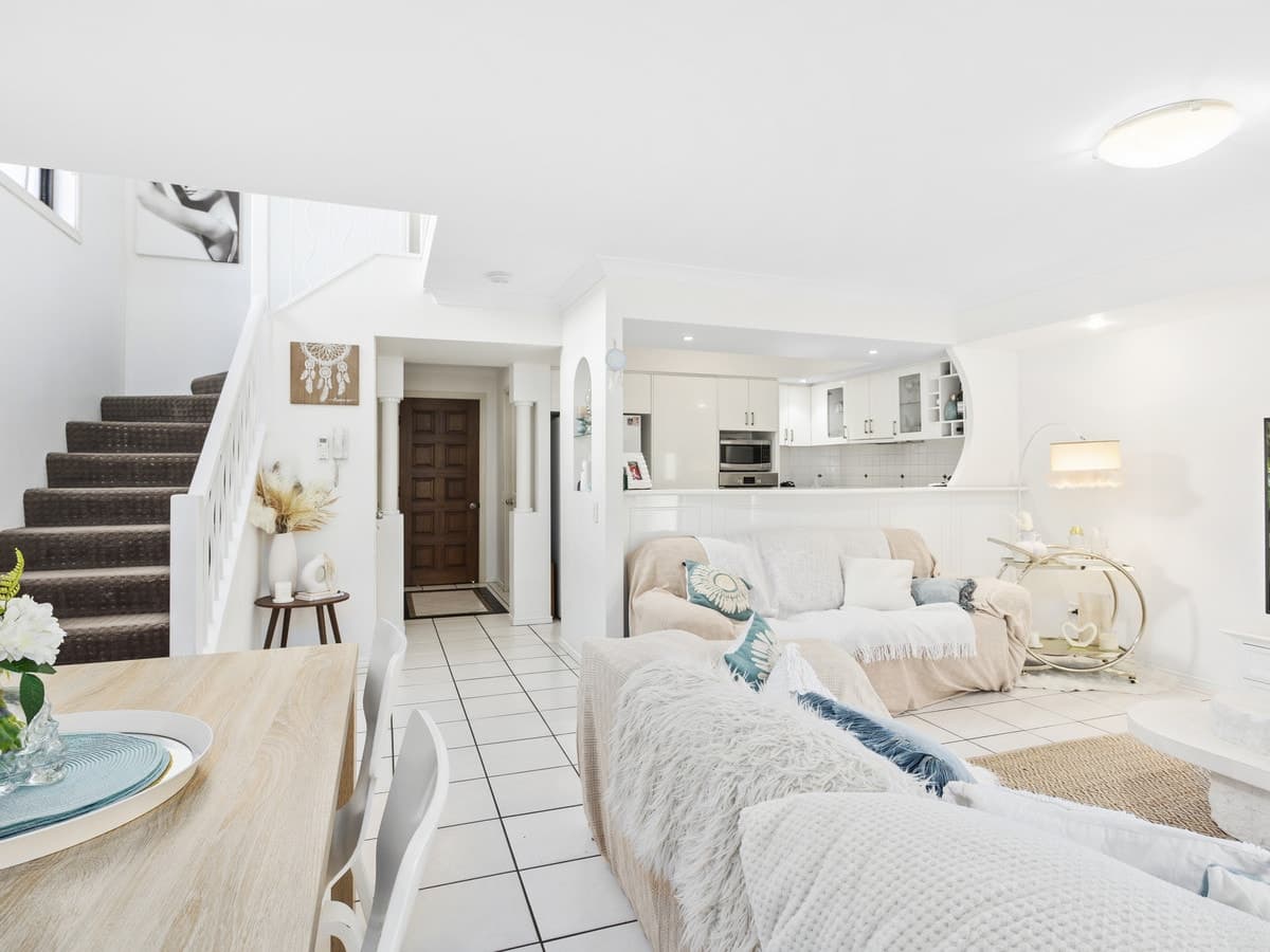 301/2214 Gold Coast Highway, Mermaid Waters, Mermaid Waters - Thumbnail 4