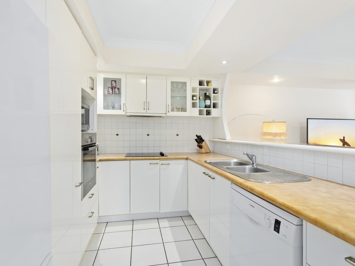 301/2214 Gold Coast Highway, Mermaid Waters, Mermaid Waters - Thumbnail 6
