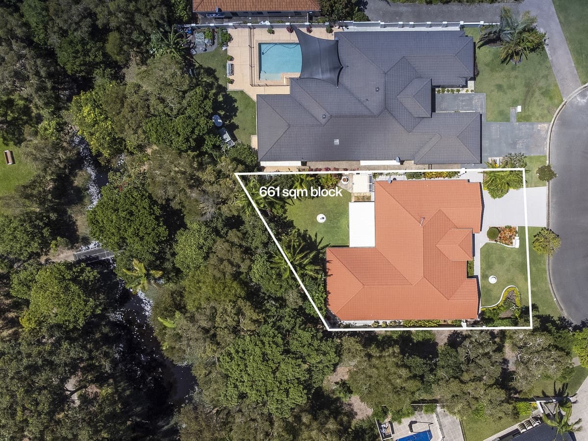 13 Coral Sea Court, Burleigh Waters, Burleigh Waters - Thumbnail 2