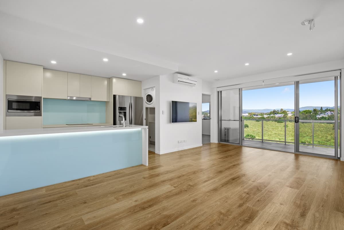 5207/31 Bourton Road, Merrimac, Merrimac - Image 1