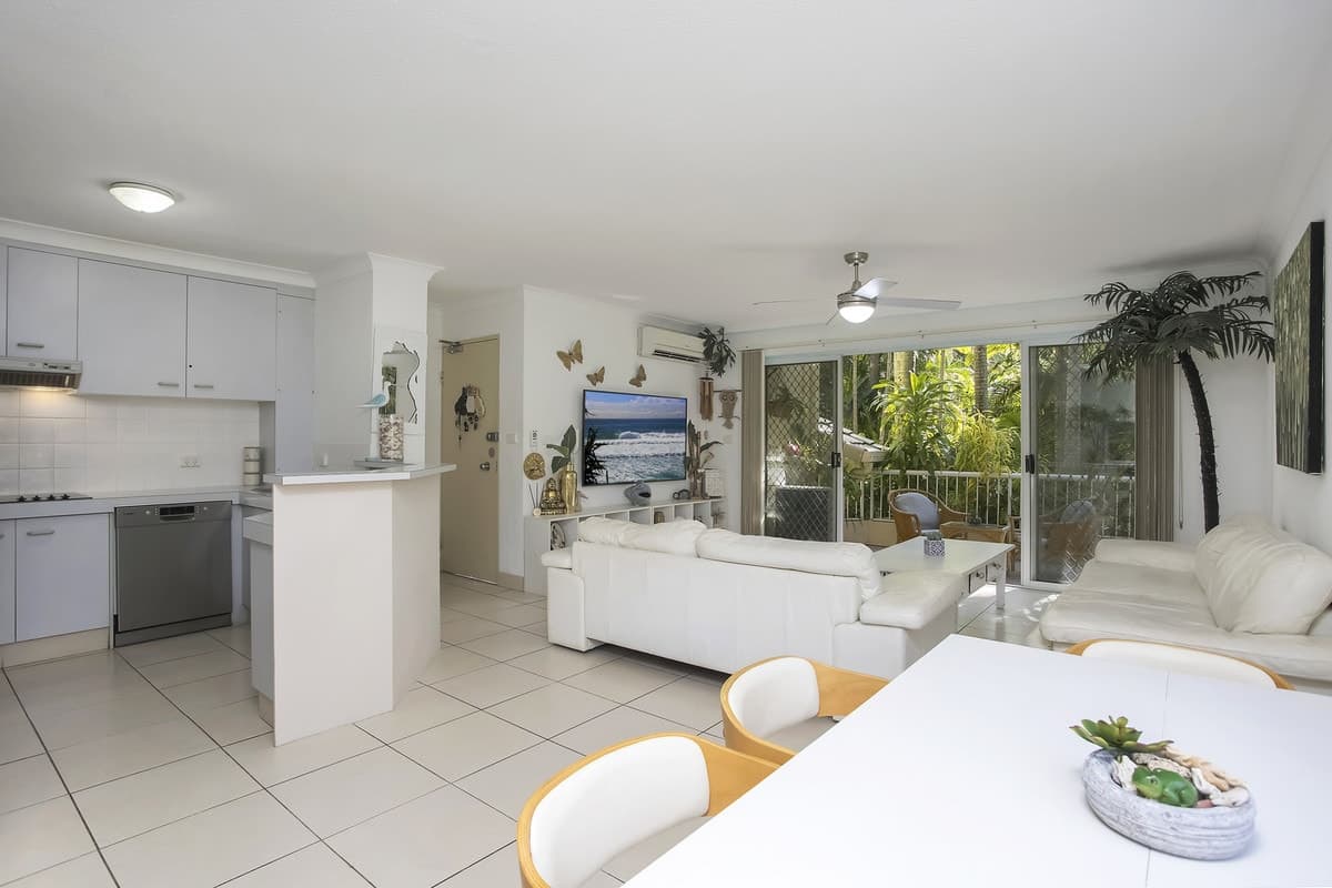 1/27 Wharf Road, Surfers Paradise, Surfers Paradise - Thumbnail 2