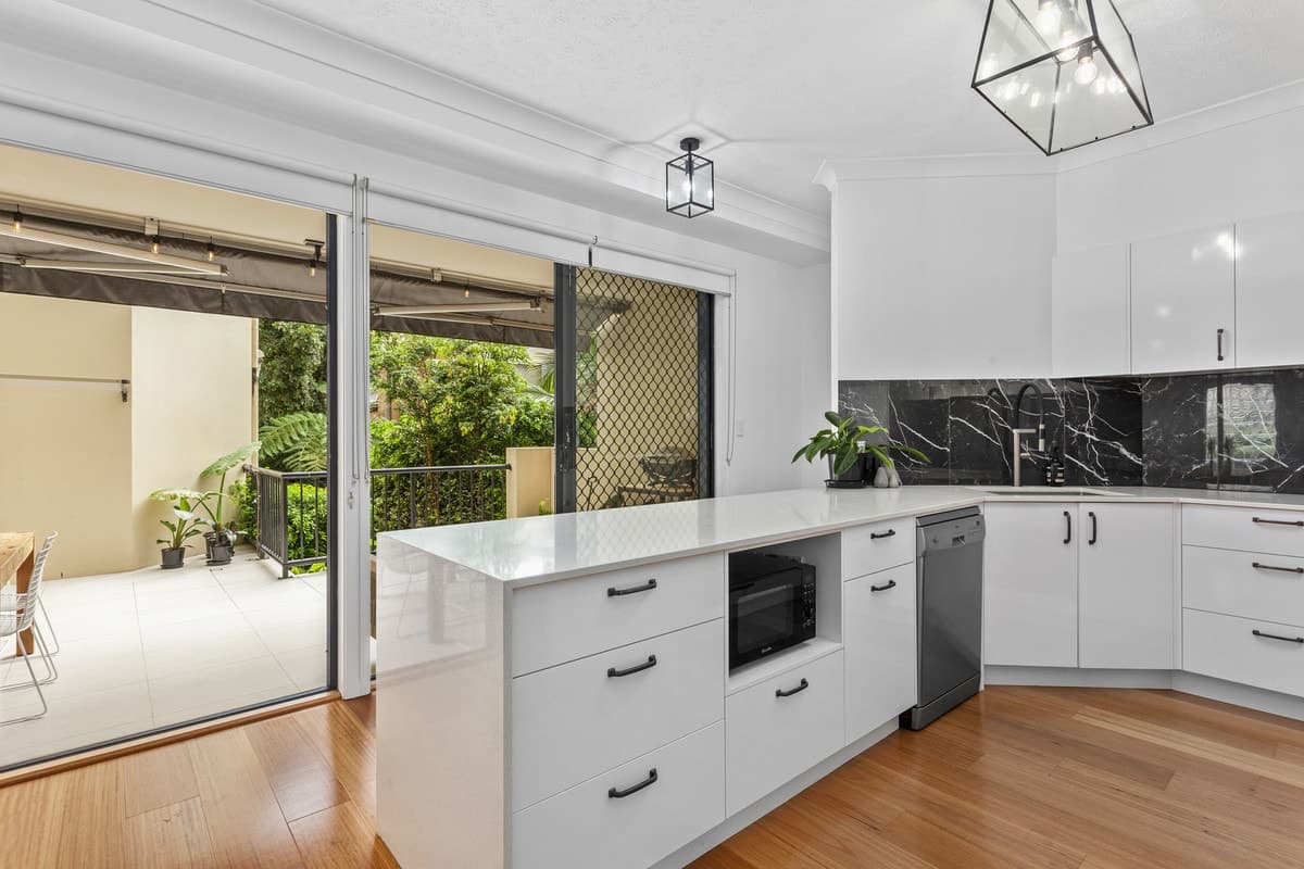 2/5 Ewart Street, Burleigh Heads, Burleigh Heads - Thumbnail 2