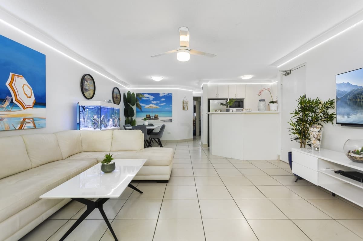 11/27 Wharf Road, Surfers Paradise, Surfers Paradise - Thumbnail 2