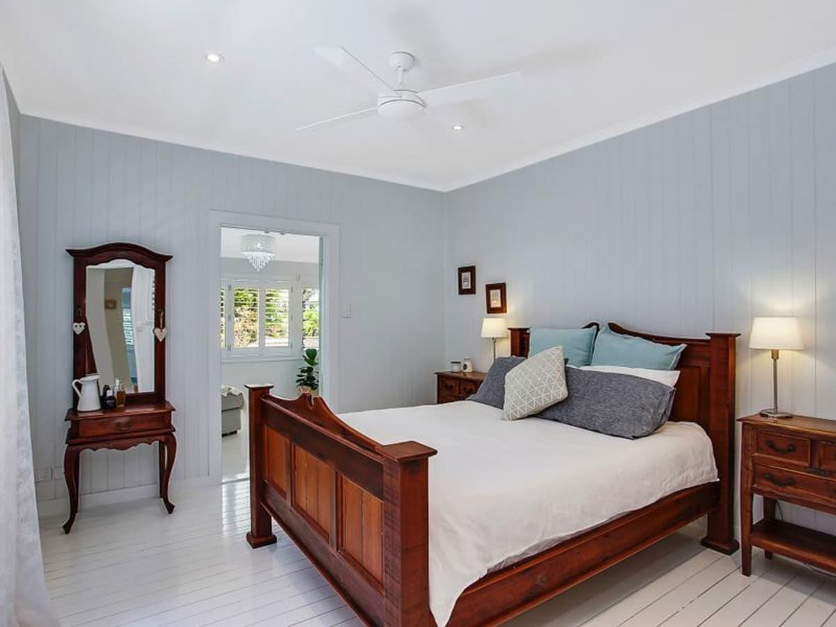 8 Brake Street, BURLEIGH HEADS, Burleigh Heads - Thumbnail 2