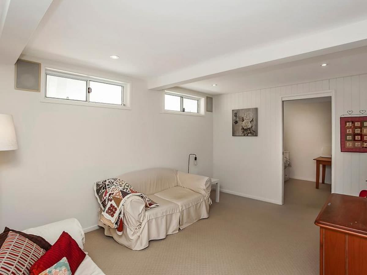 8 Brake Street, BURLEIGH HEADS, Burleigh Heads - Thumbnail 3