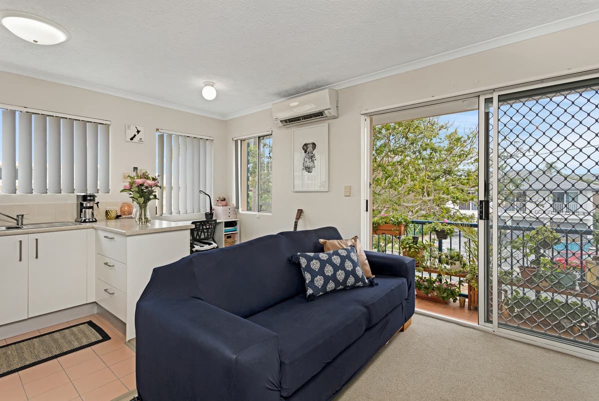 6/4 Adori Street, Surfers Paradise, Surfers Paradise - Thumbnail 3