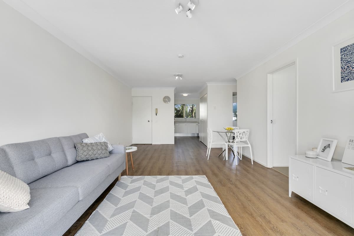 9/9 Francis Street, MERMAID BEACH, Mermaid Beach - Thumbnail 2