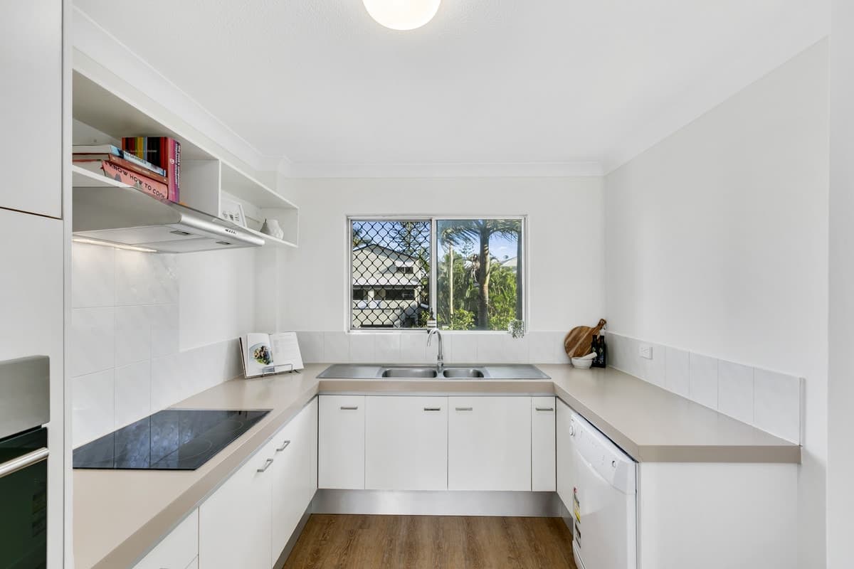 9/9 Francis Street, MERMAID BEACH, Mermaid Beach - Thumbnail 3
