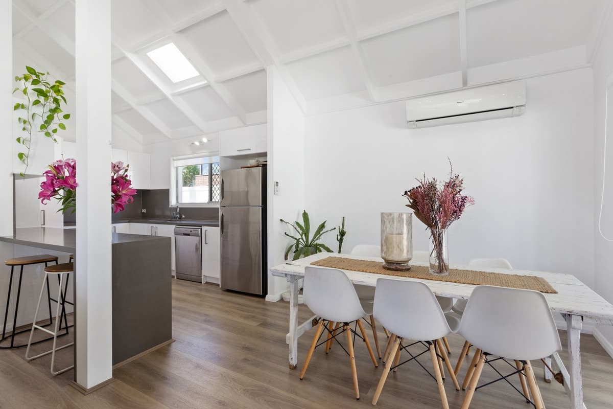 33 Honeyeater Drive, BURLEIGH WATERS, Burleigh Waters - Thumbnail 7