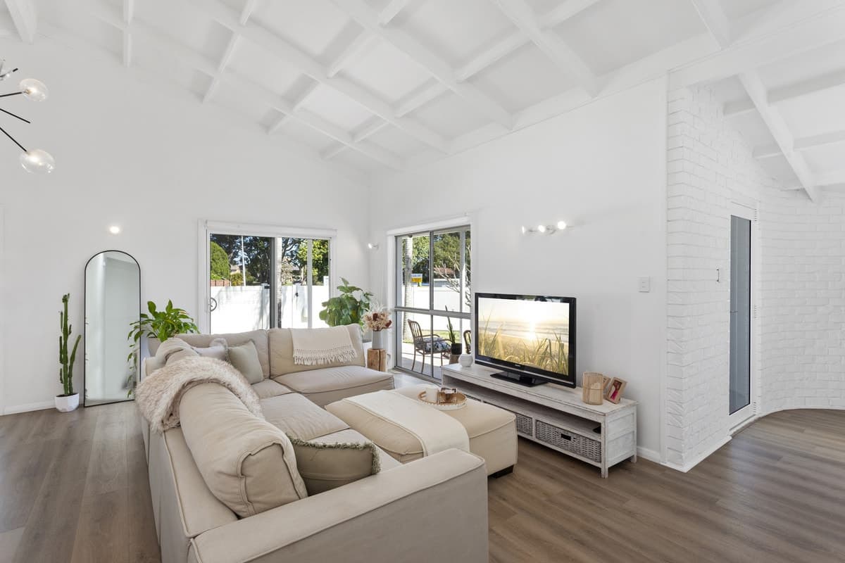33 Honeyeater Drive, BURLEIGH WATERS, Burleigh Waters - Thumbnail 8