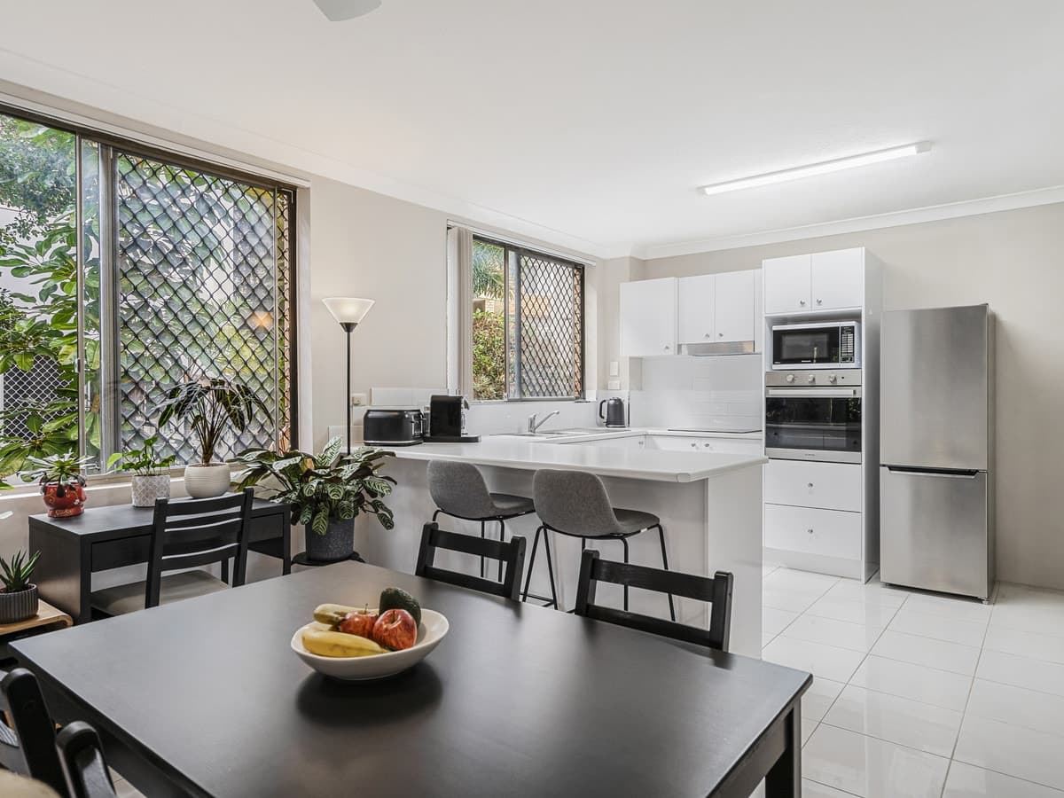 3/2325 Gold Coast Highway, Mermaid Beach, Mermaid Beach - Thumbnail 3