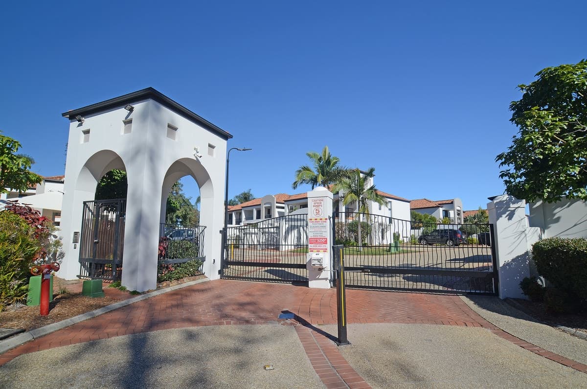 1002/2214 Gold Coast Highway, Mermaid Waters, Mermaid Waters - Thumbnail 2