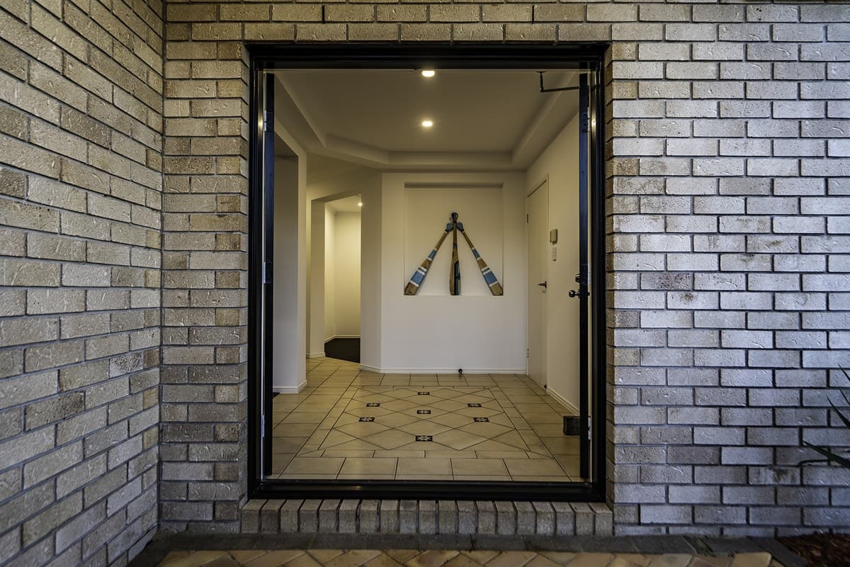 39 Crestwood Drive, Molendinar, Molendinar - Thumbnail 2