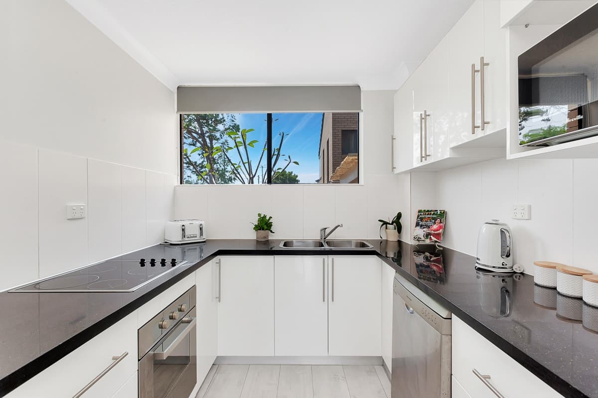 1/18-20 Sunshine Boulevard, Broadbeach Waters, Broadbeach Waters - Thumbnail 3