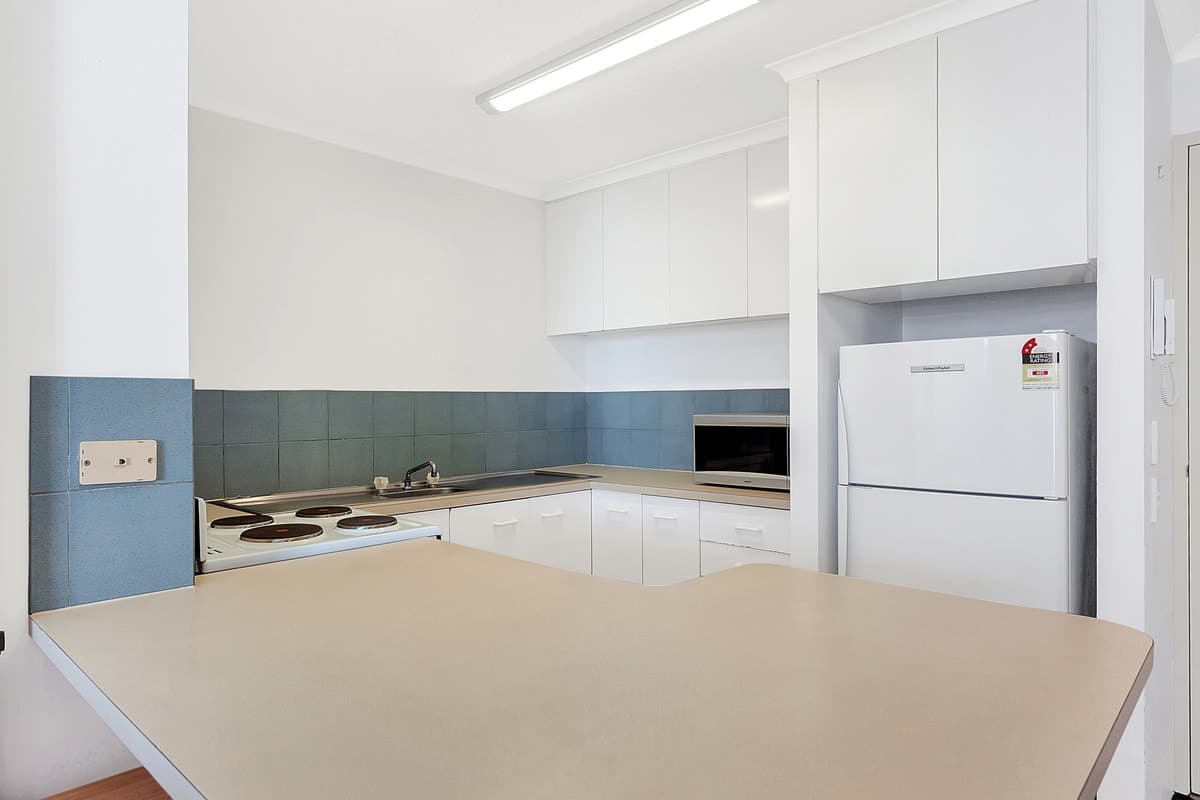602/9 Laycock Street, Surfers Paradise, Surfers Paradise - Thumbnail 6