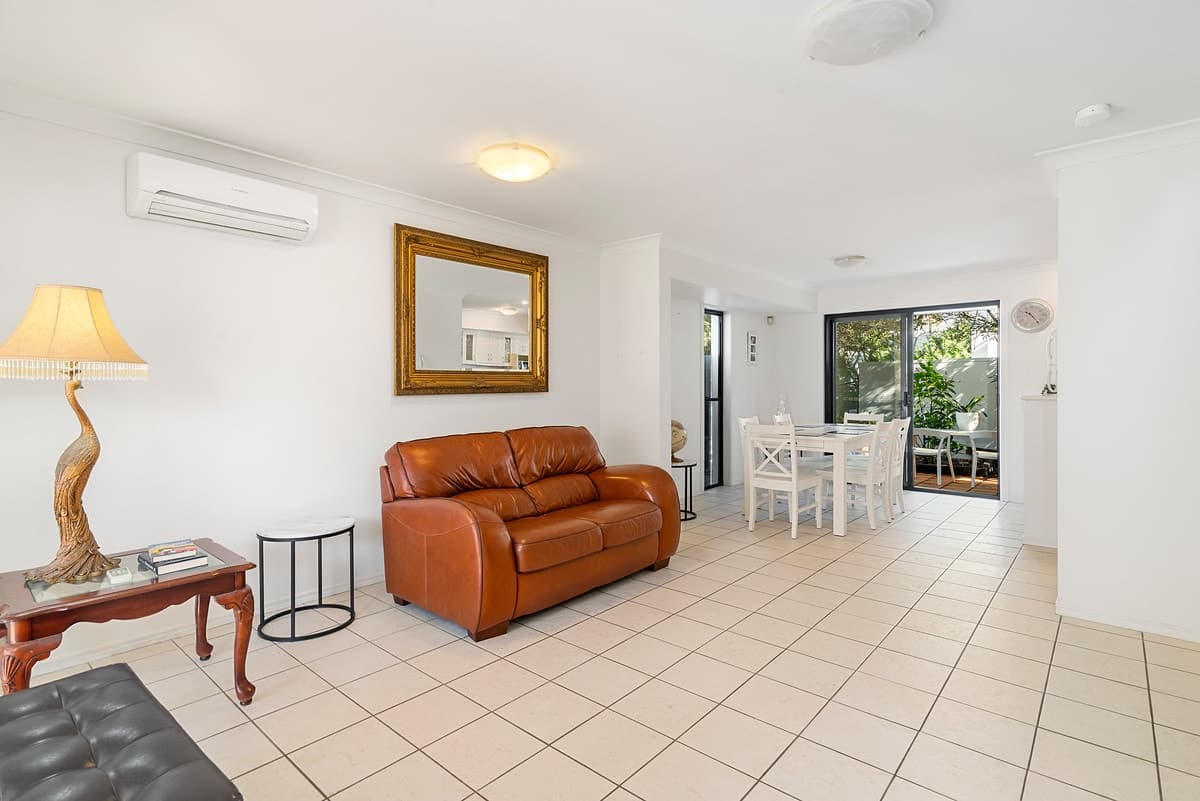 1404/2214 Gold Coast Highway, Mermaid Waters, Mermaid Waters - Thumbnail 3