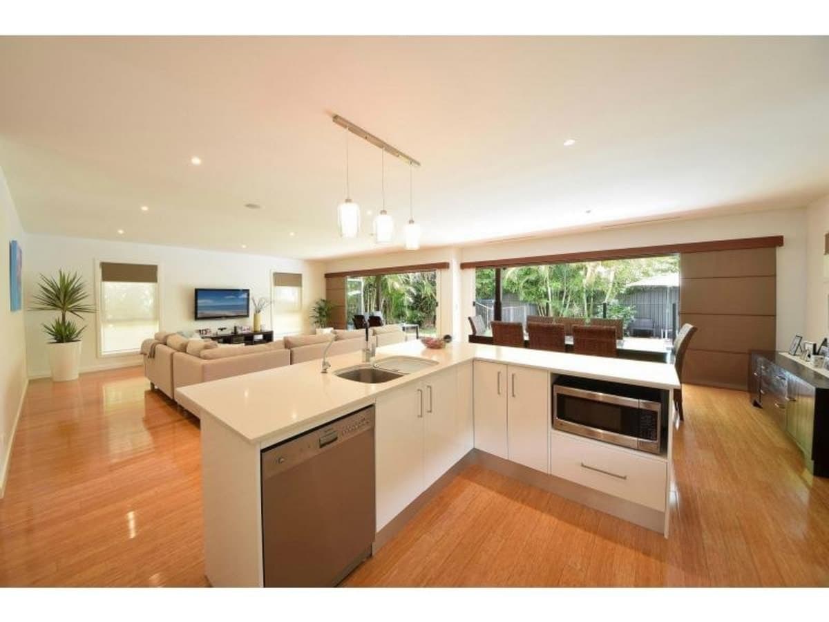 8 Lemana Lane, BURLEIGH HEADS, Burleigh Heads - Thumbnail 3
