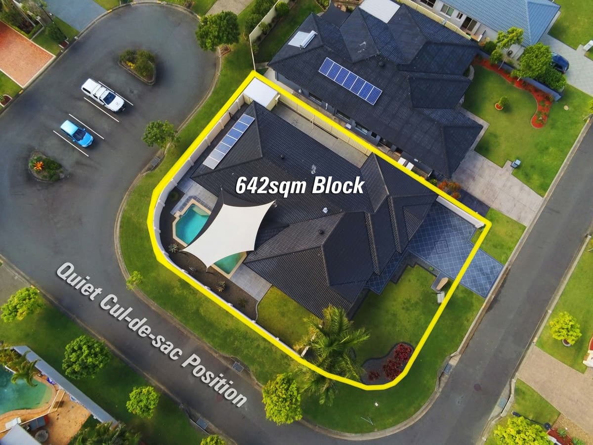 11 Lanai Drive, Burleigh Waters, Burleigh Waters - Thumbnail 5