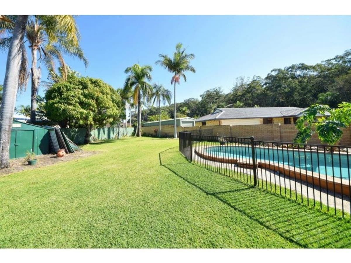 6 Kiwi Court, BURLEIGH WATERS, Burleigh Waters - Thumbnail 2