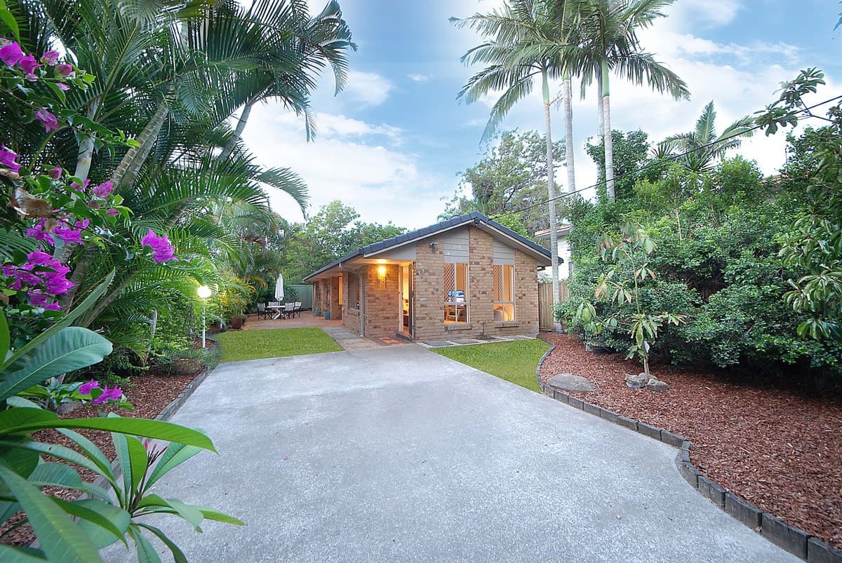 2/11 Albion Avenue, Miami, Miami - Image 1