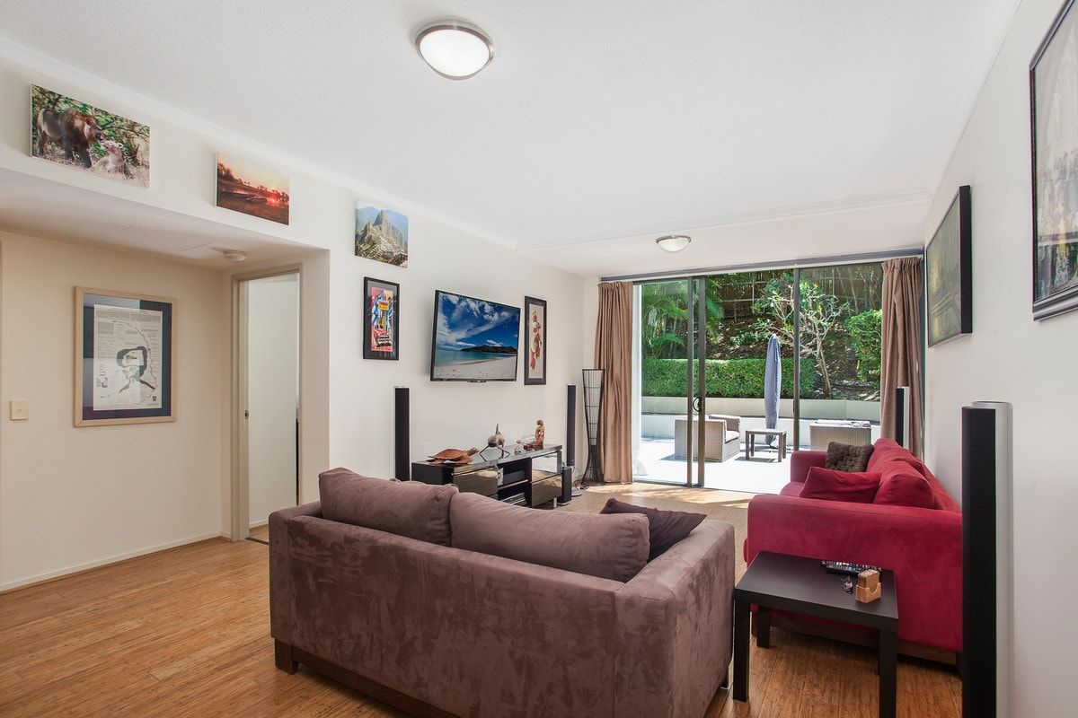 2066/1 Ocean Street, Burleigh Heads, Burleigh Heads - Image 1