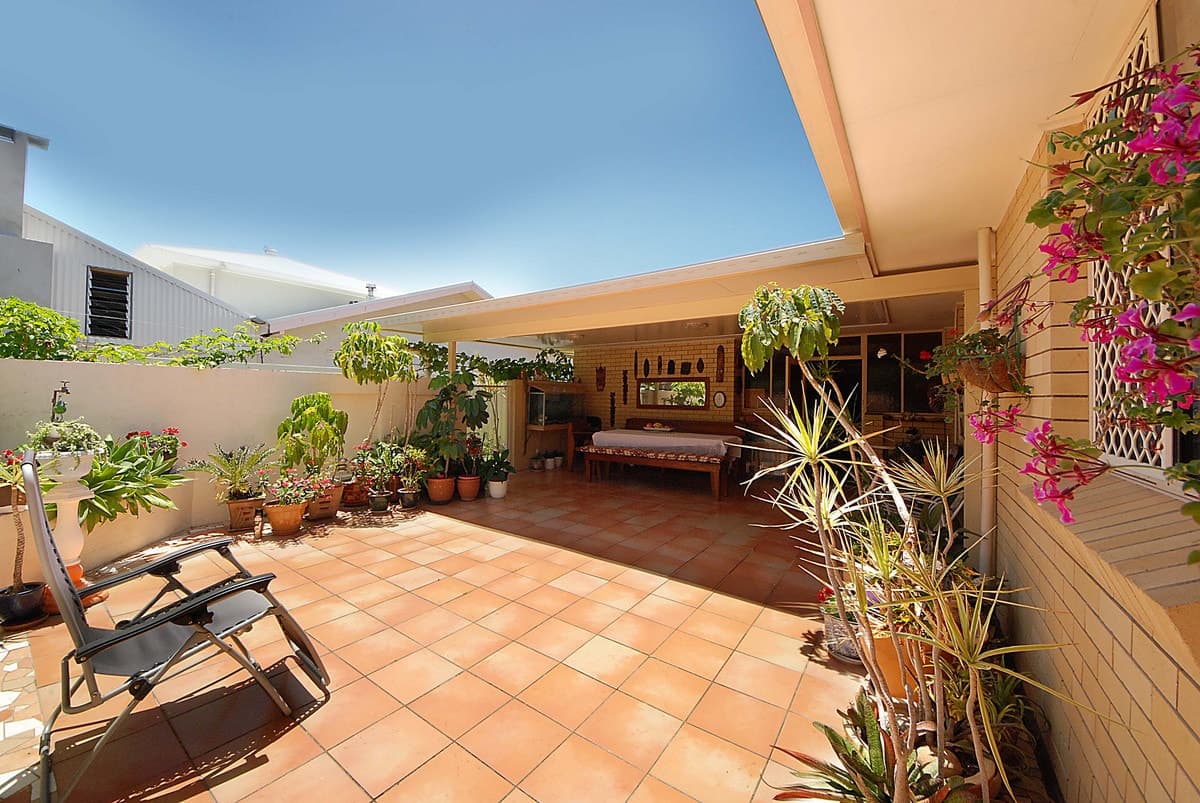 10 Curlew Crescent, Burleigh Waters, Burleigh Waters - Image 1