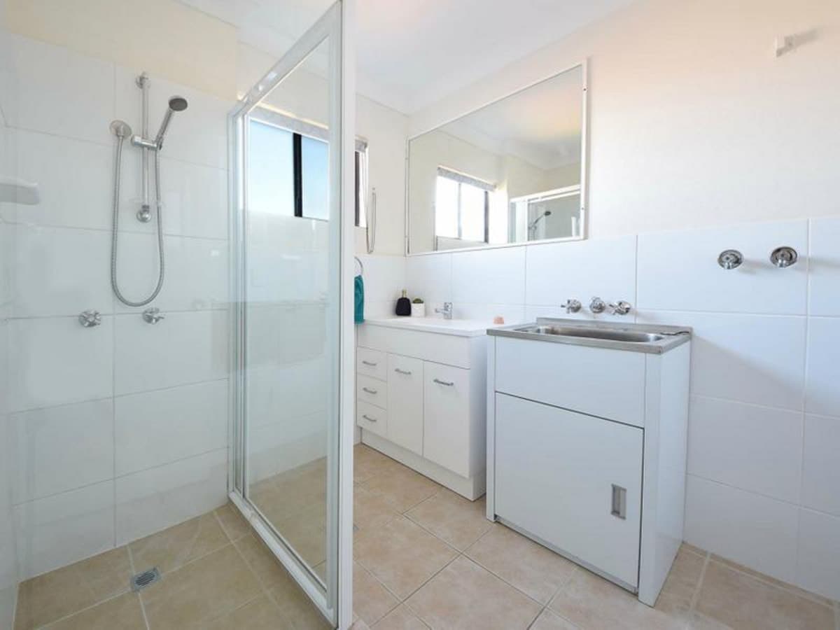 7/10 Aquila Court, MERMAID WATERS, Mermaid Waters - Thumbnail 4