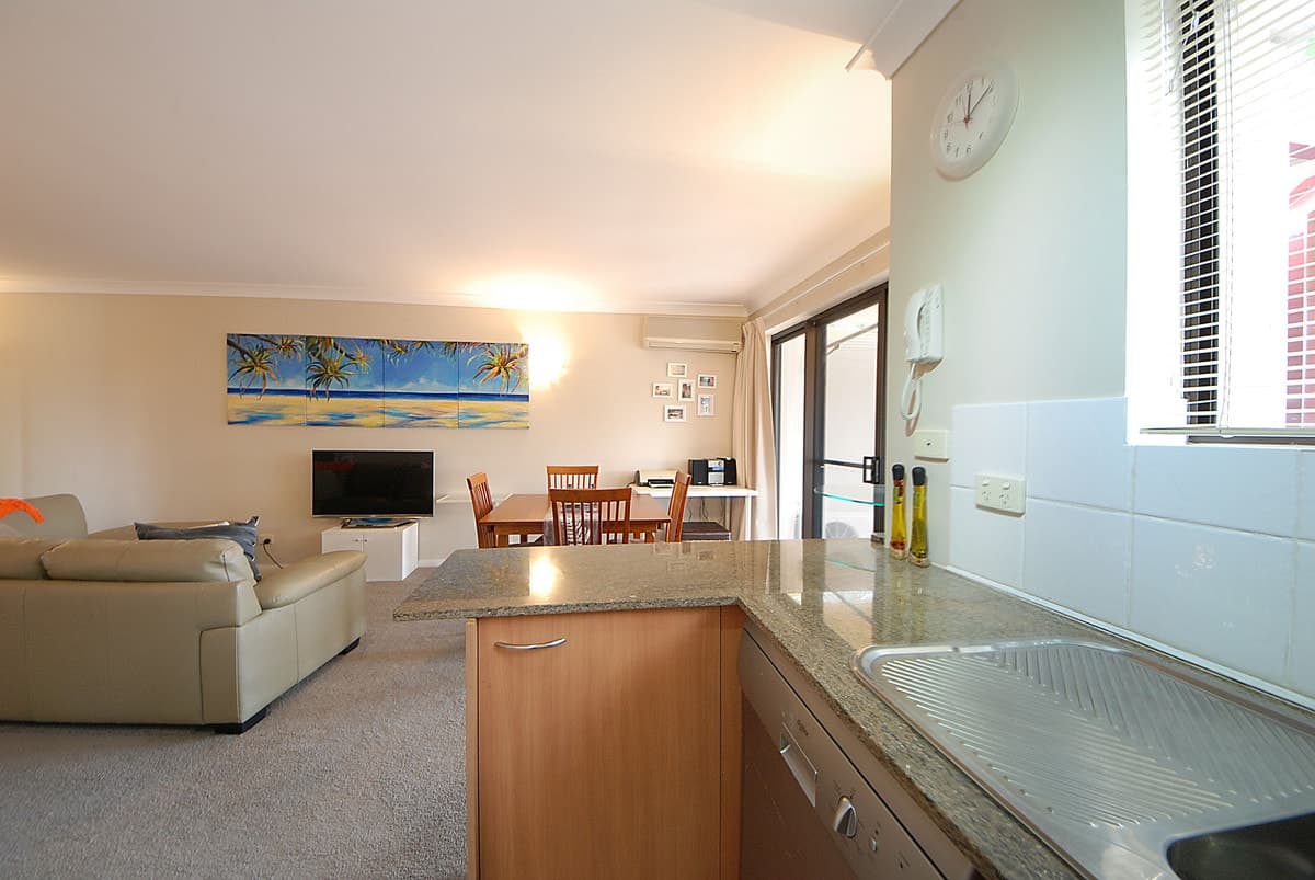 26/5 Fourth Avenue, Burleigh Heads, Burleigh Heads - Thumbnail 6
