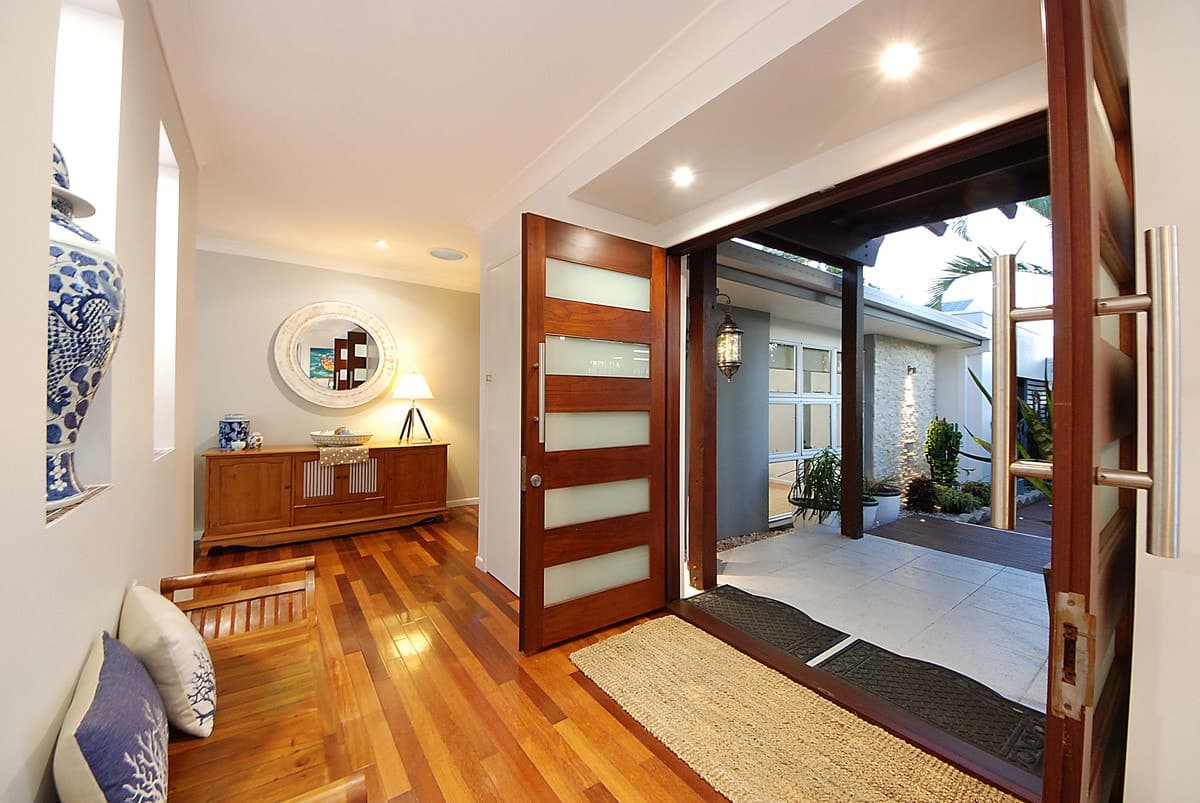 9 Sandpiper Drive, Burleigh Waters, Burleigh Waters - Image 1