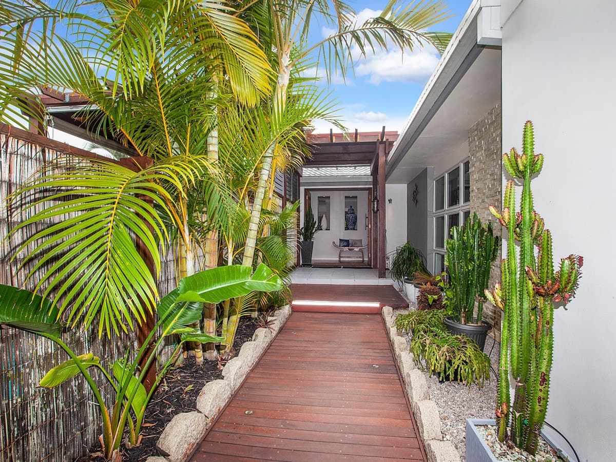 9 Sandpiper Drive, Burleigh Waters, Burleigh Waters - Thumbnail 7