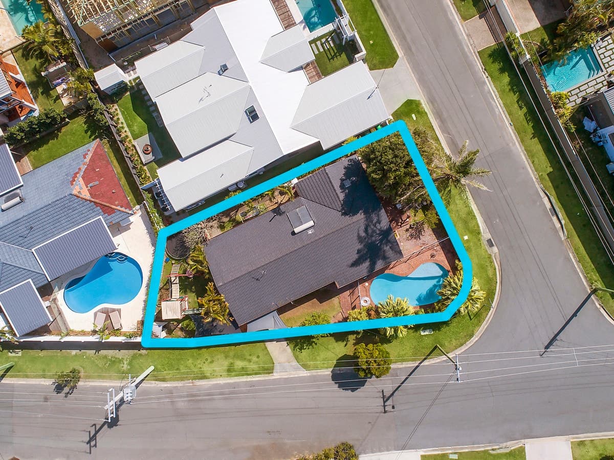 27 Banksia Broadway, Burleigh Waters, Burleigh Waters - Thumbnail 2