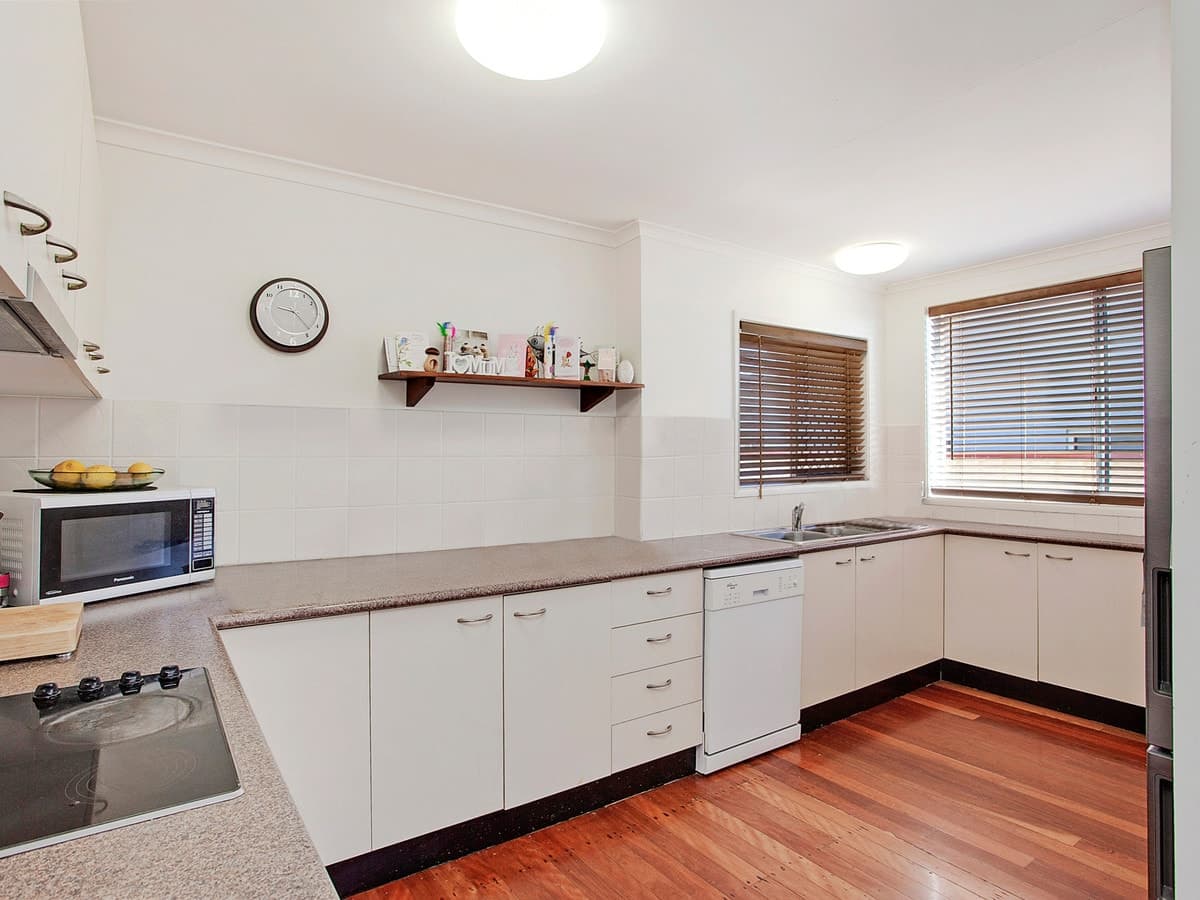 27 Banksia Broadway, Burleigh Waters, Burleigh Waters - Thumbnail 4