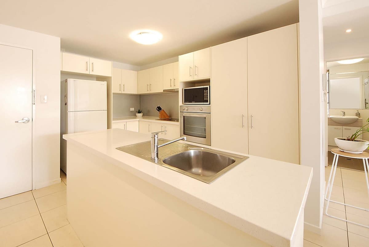 2/2254 Gold Coast Highway, Mermaid Beach, Mermaid Beach - Thumbnail 4