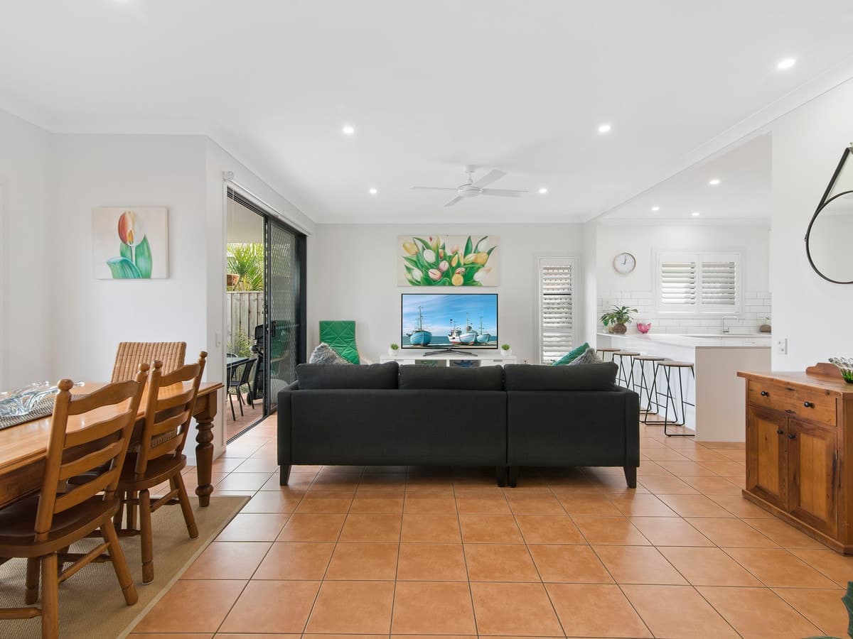 3/27-33 Beachcomber Court, Burleigh Waters, Burleigh Waters - Thumbnail 2