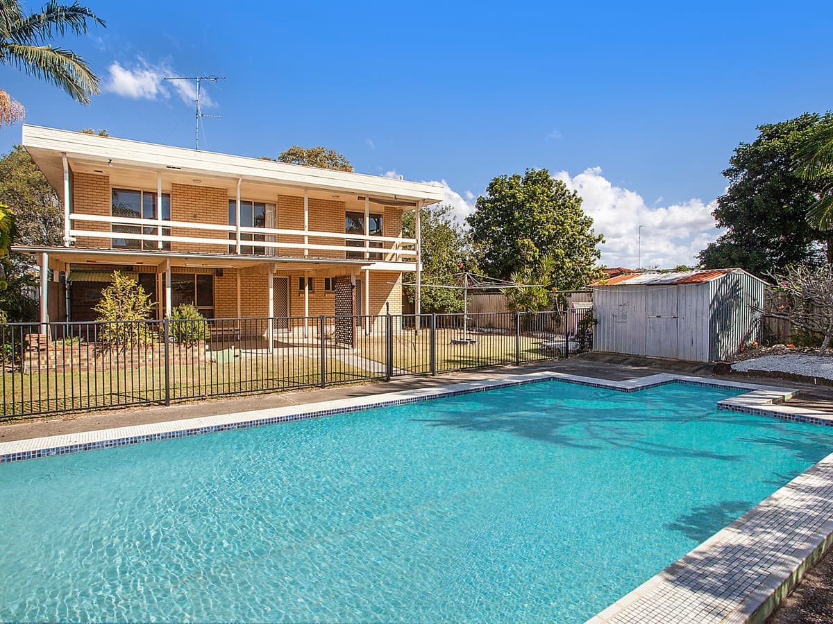 18 Bluejay Street, Burleigh Waters, Burleigh Waters - Thumbnail 2