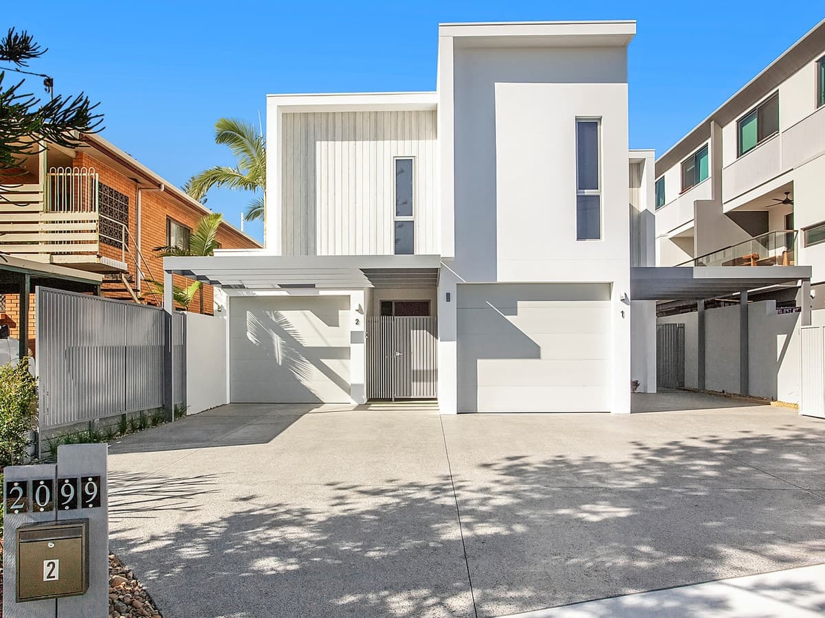 1/2099 Gold Coast Highway, Miami, Miami - Image 1