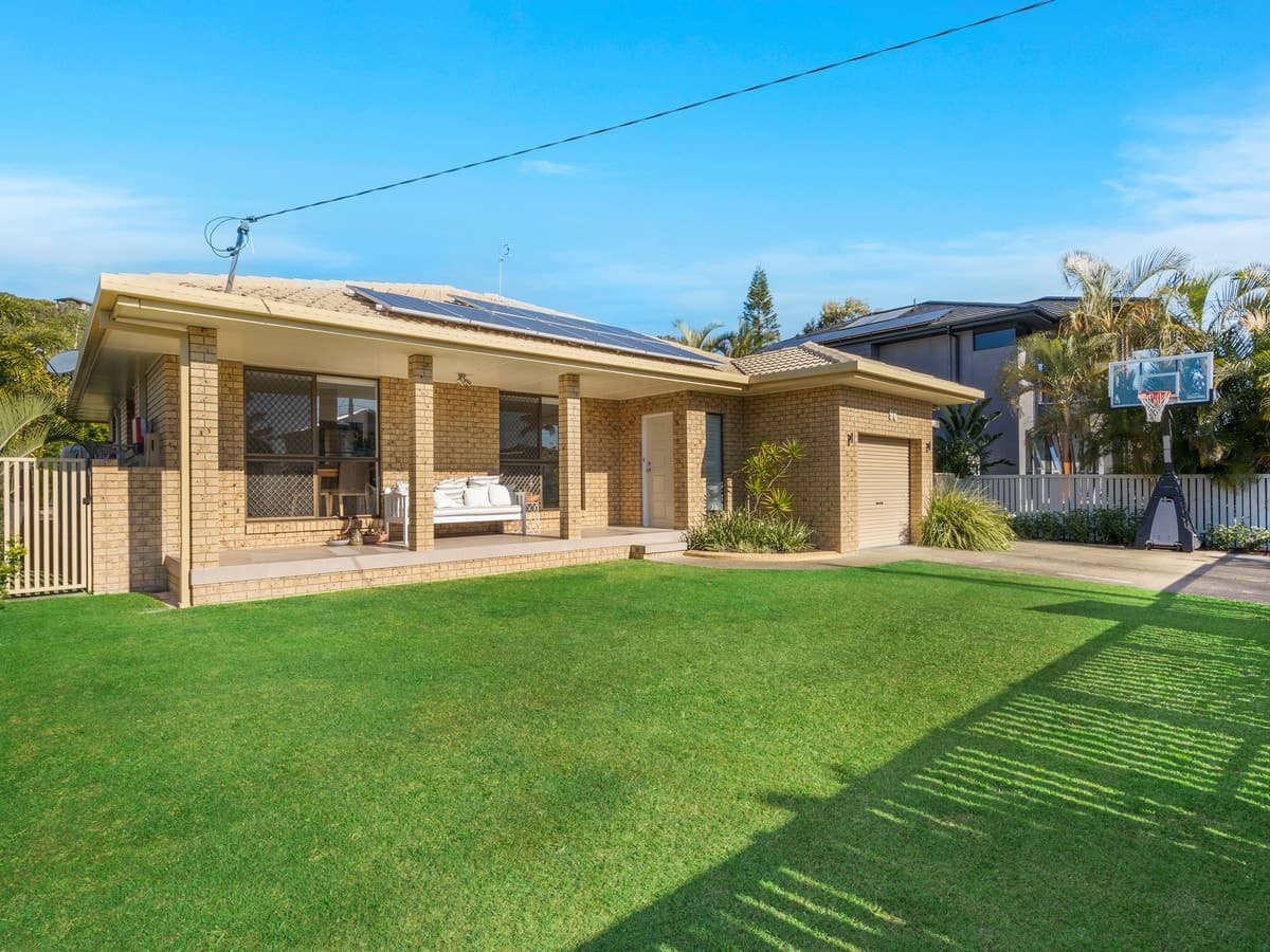 96 Acanthus Avenue, Burleigh Heads, Burleigh Heads - Thumbnail 2